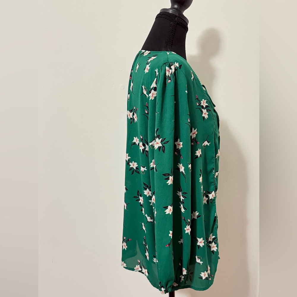 Collective Concepts Emerald Floral Blouse - Picture 2 of 5